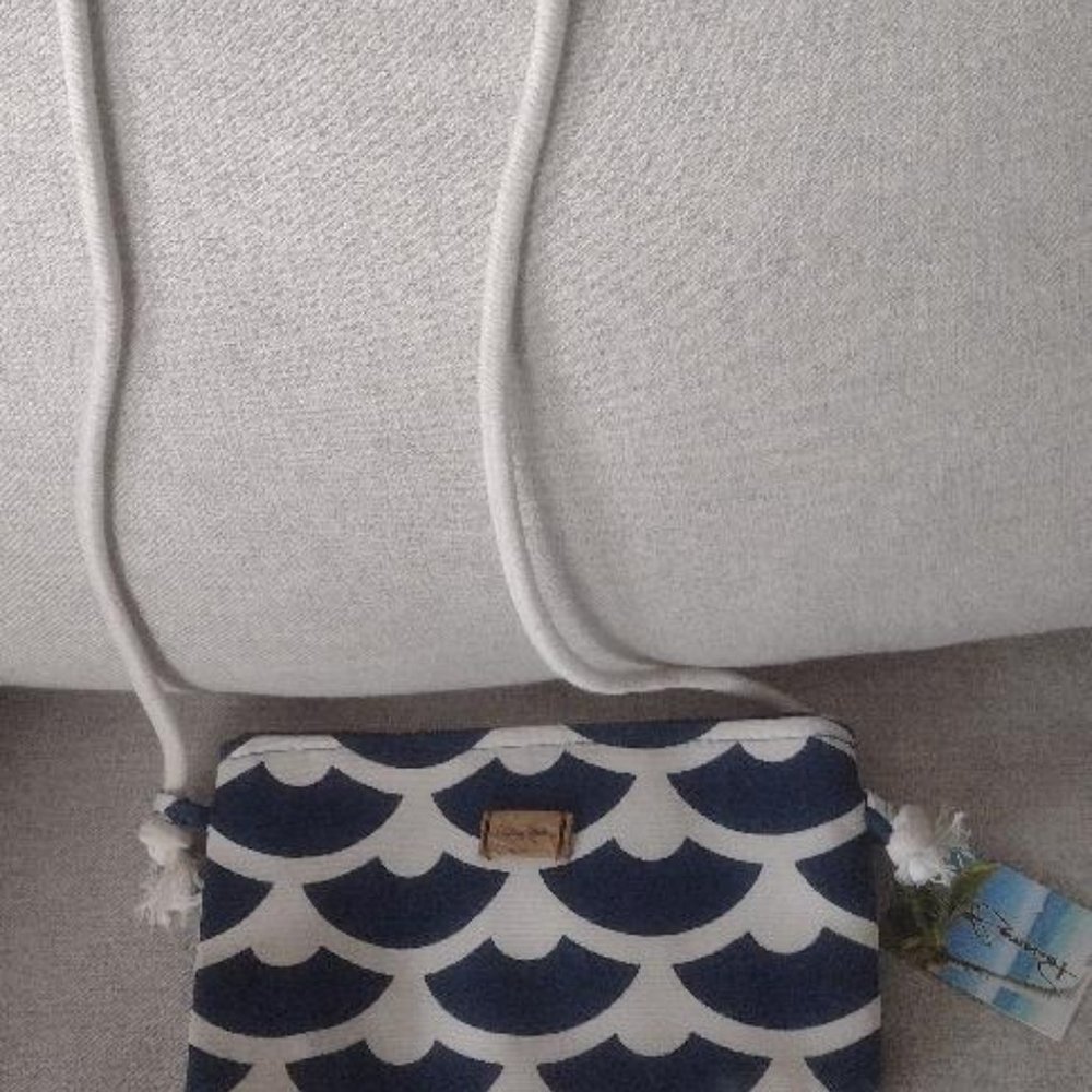 Tommy Bahama cross body